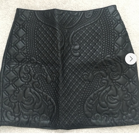 H&M Dresses & Skirts - Patterned Faux Leather Skirt